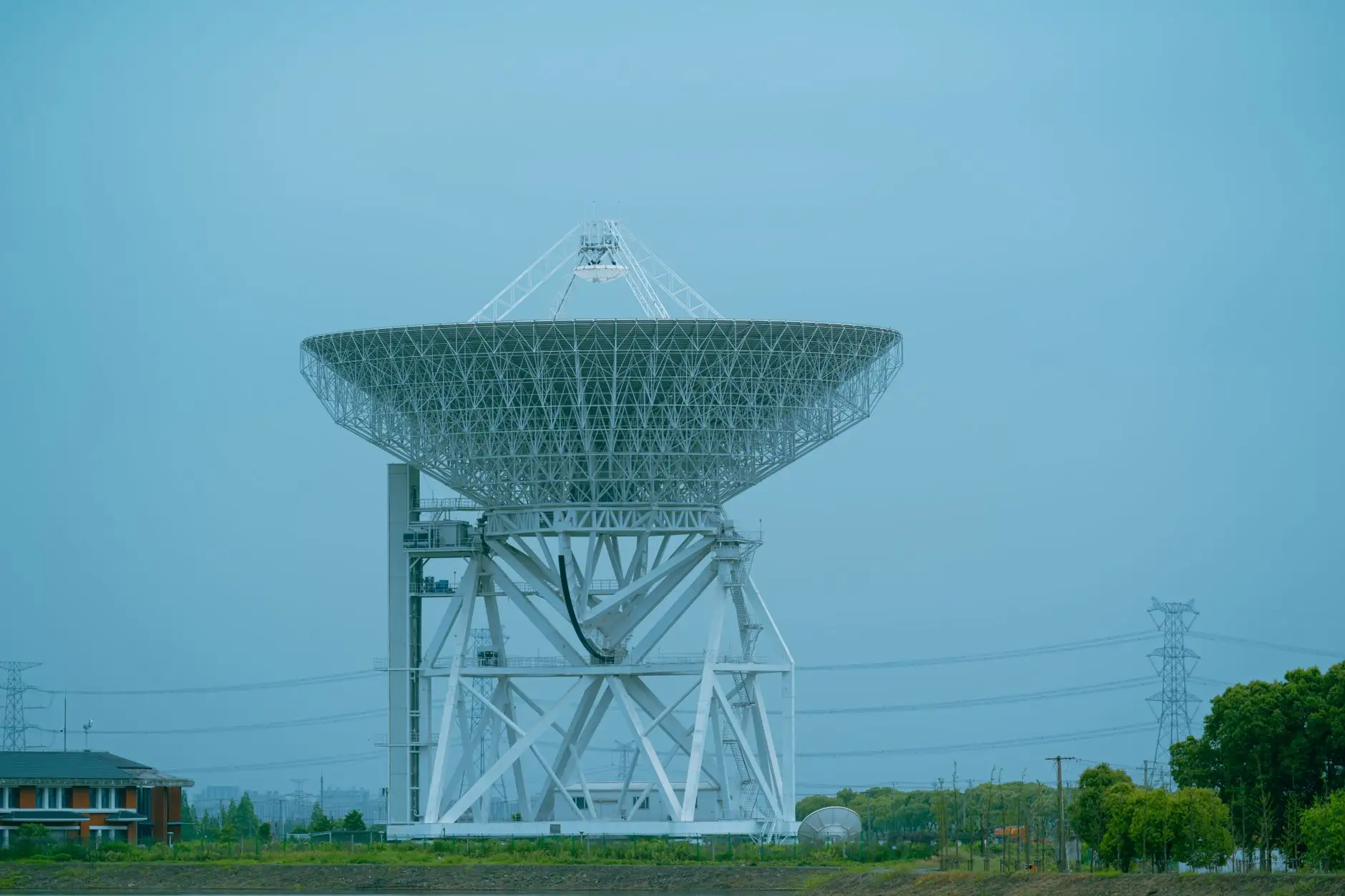 广州建筑装饰行业新趋势：绿色材料与智能施工技术如何重塑装修工程标准