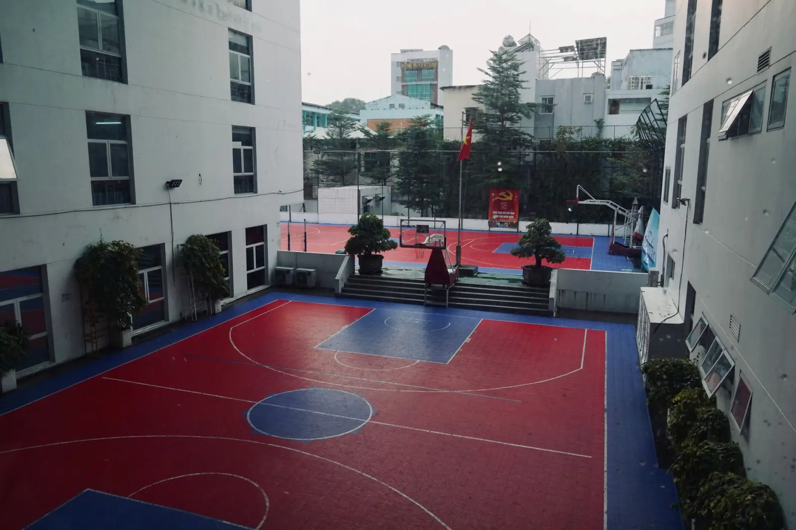 广州建筑装饰公司分享：商业空间室内设计与装修工程施工要点解析