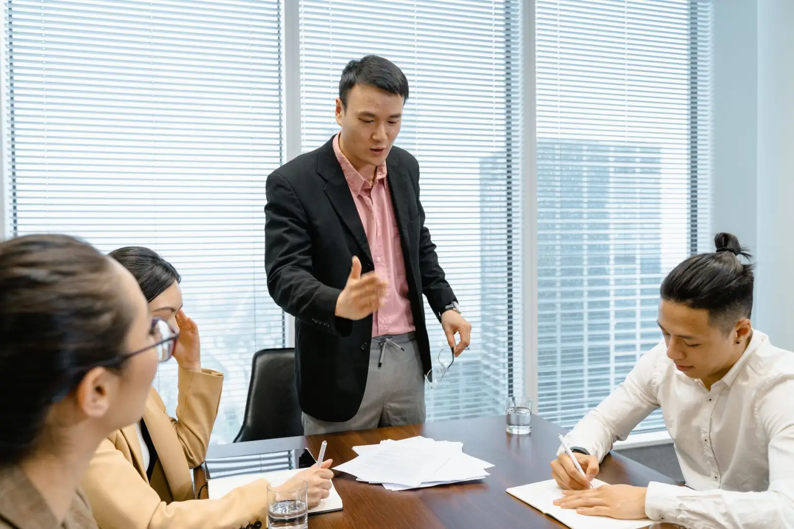 室内设计新趋势：极简风格在广州商业空间中的技术应用