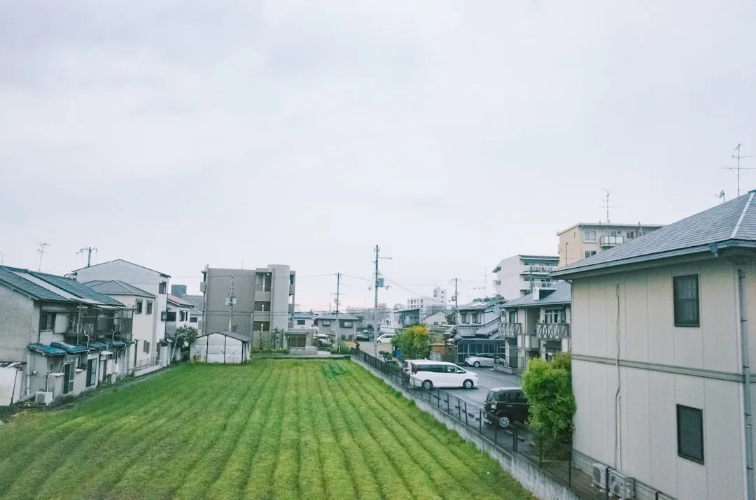 广州办公室装修设计要点：从功能布局到空间美学全解析